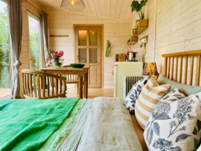 Sakura Tiny house in National park,salty pool, Alt Ehrenberg